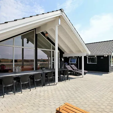 Five-bedroom In Holiday home