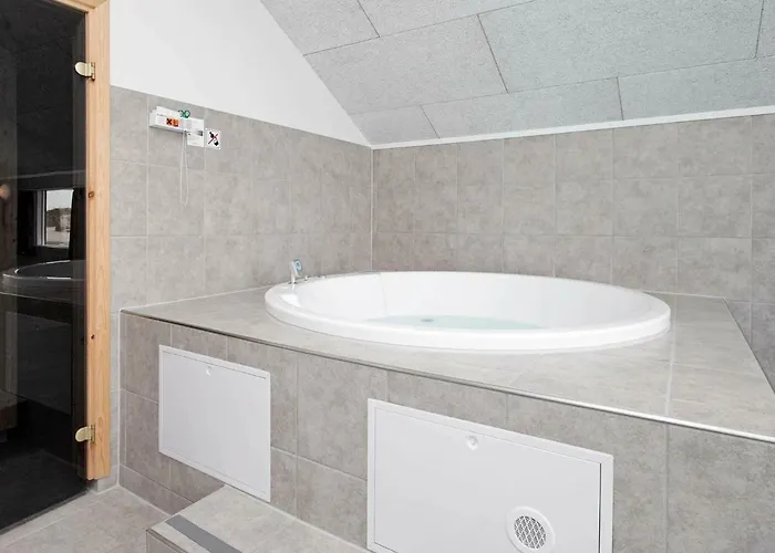 Luxury Retreat By Skastrup - By Traum 博恩瑟
